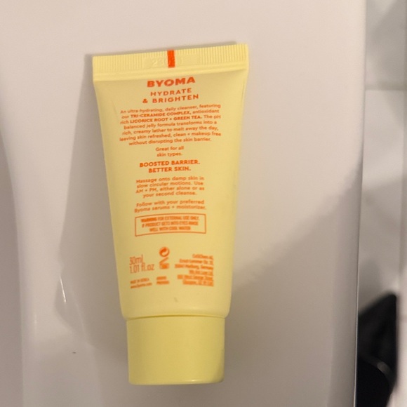 BYOMA Creamy Jelly Cleanser - Yellow - Picture 2 of 2